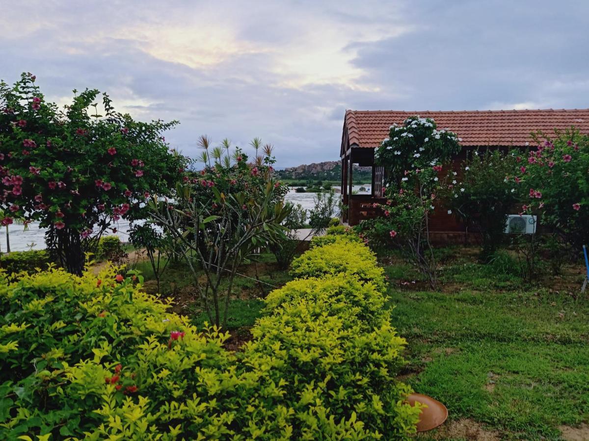 Leo Wodden Resort Hampi Exterior photo