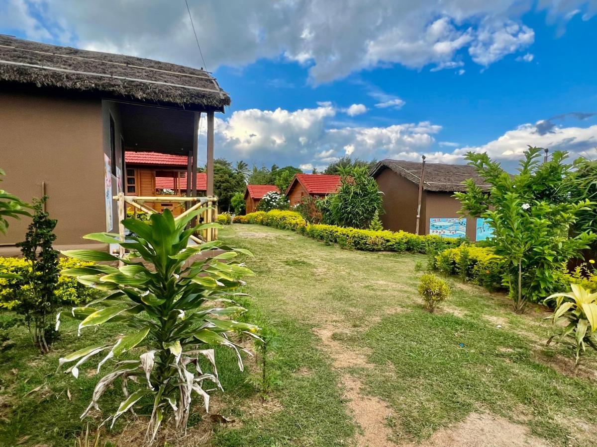 Leo Wodden Resort Hampi Exterior photo